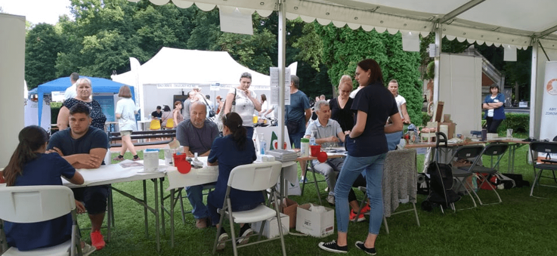 Park w Świerklańcu. Miasteczko Zdrowia