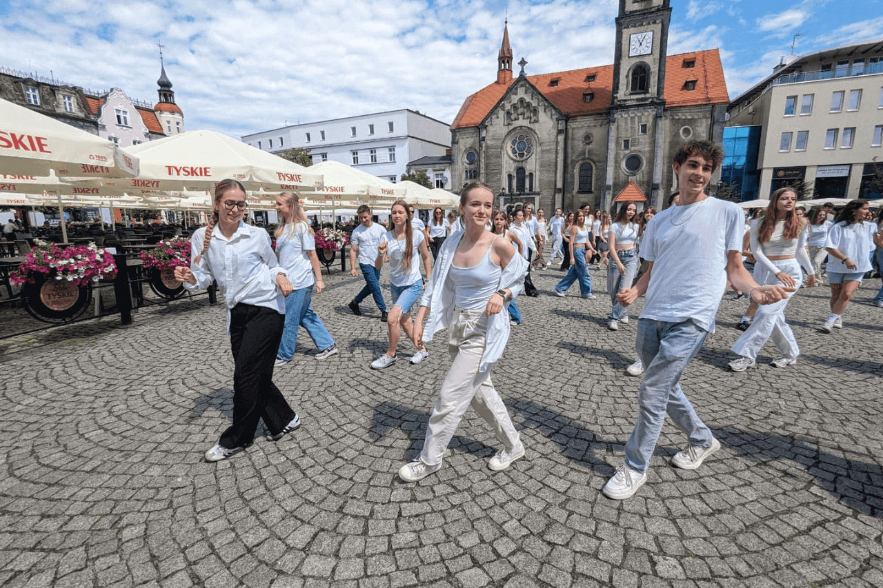 "Staszic" tańczy na rynku