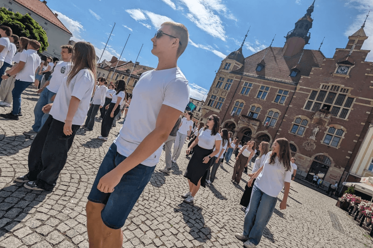 "Staszic" tańczy na rynku